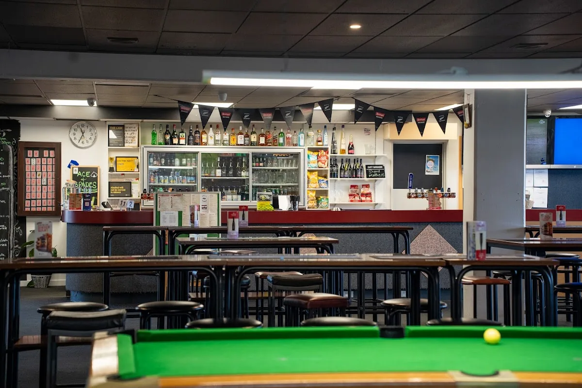 Wobbly’s Sports bar gallery 2