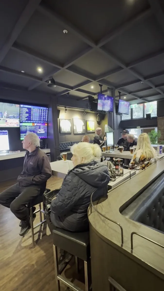 The Right Track Sports Cafe gallery 2
