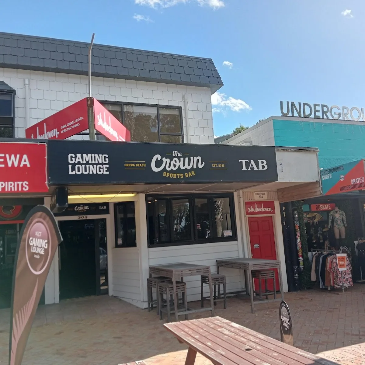 The Crown Sports Orewa Beach — 304 Hibiscus Coast Highway, Orewa, Auckland 0931, New Zealand