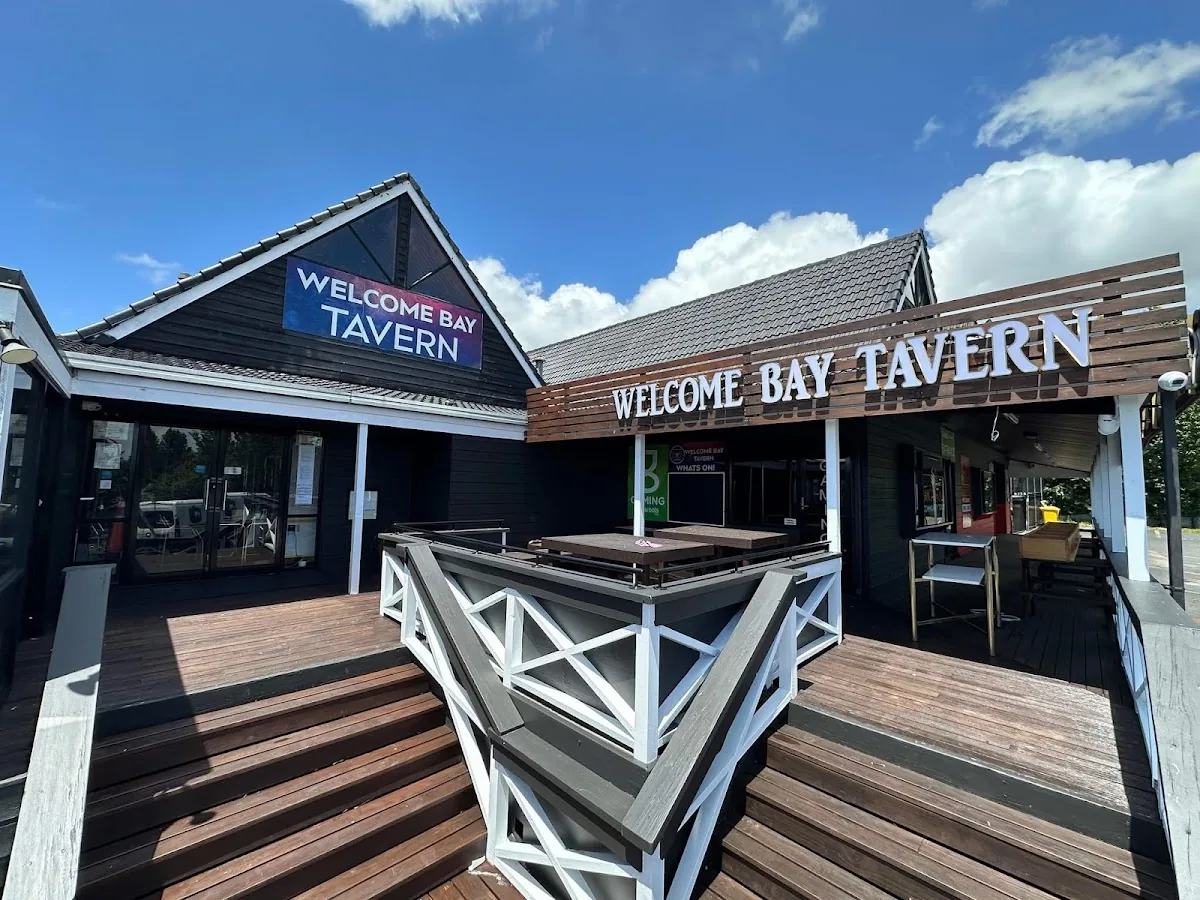 Welcome Bay Tavern gallery 2