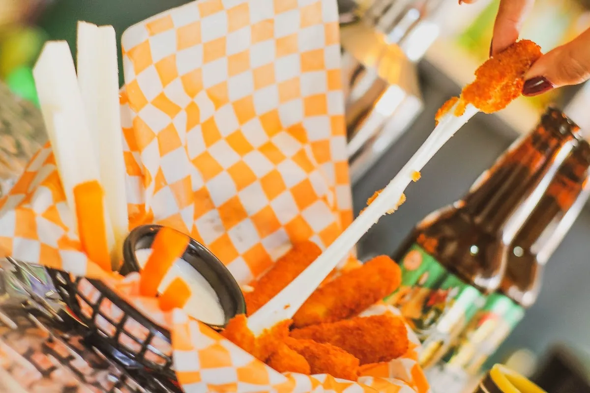 LA BOLA BAR SANTA ANITA gallery 3