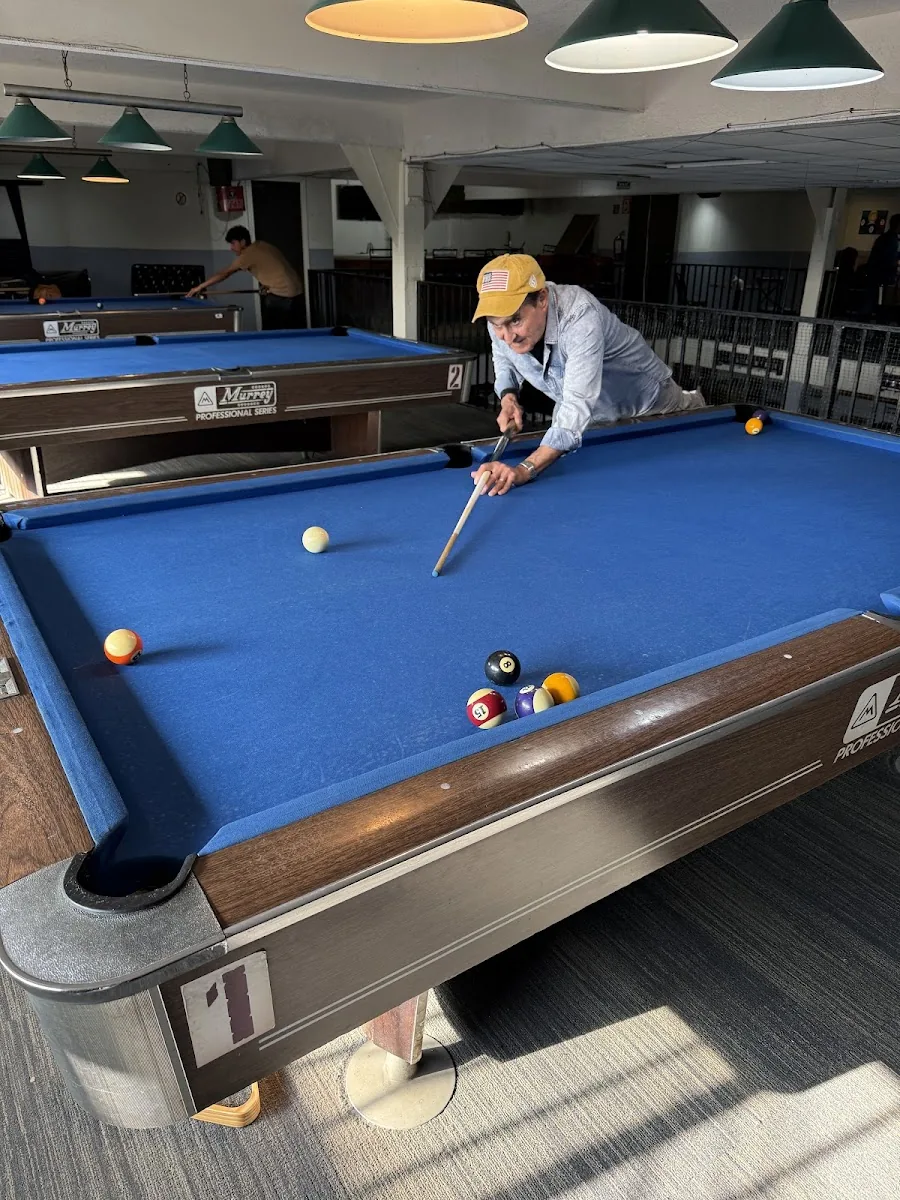 Macheros Sports Bar gallery 3