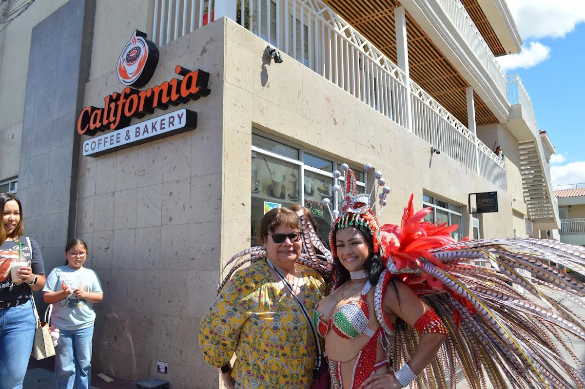 Club Hawaii gallery 3