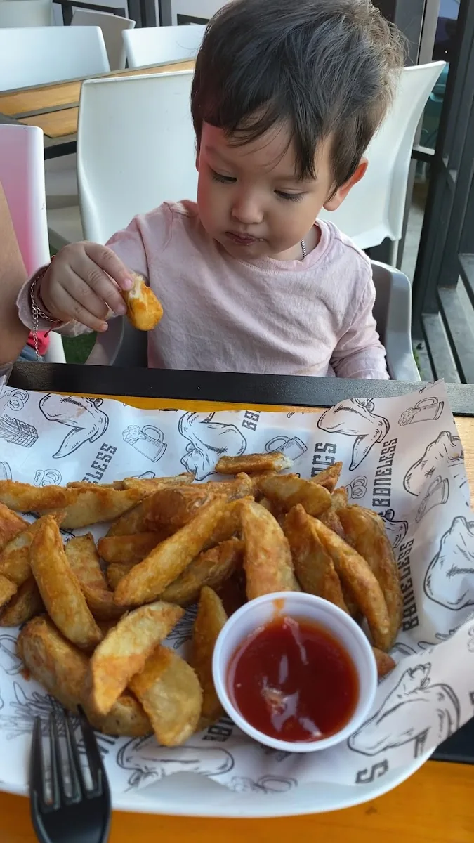 Rhyno Sport Bar gallery 3