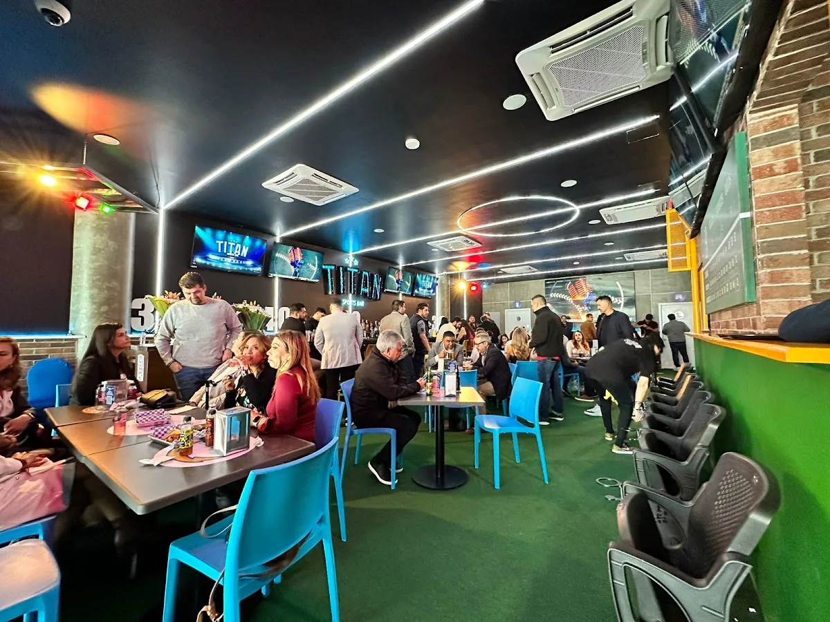 TITAN Sports Bar TJ gallery 2