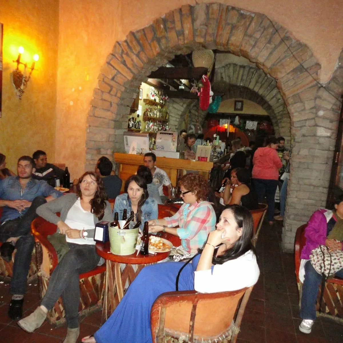 La Ronda Wings, Pool & Beer — Ignacio Allende 15, Centro, 36000 Hidalgo del Parral, Guanajuato, Mexico