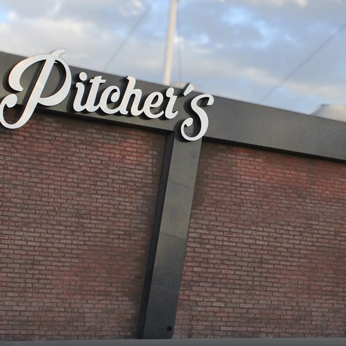 Pitcher’s — casi esquina con J, Boulevard Nazario Ortiz Garza, Blvd. Jesu00fas Valdez Su00e1nchez, Topochico, 25284 Saltillo, Coah., Mexico