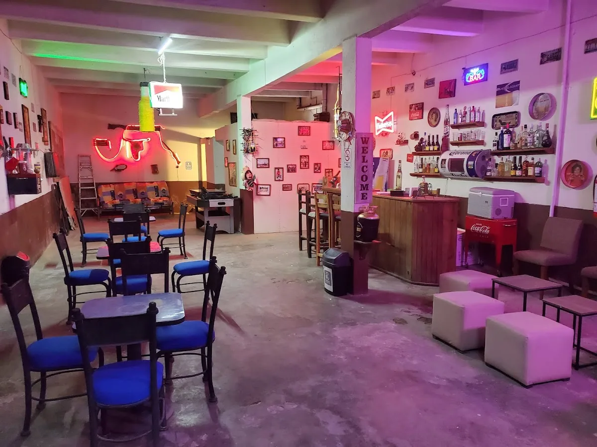 Cheko’s Bar gallery 2