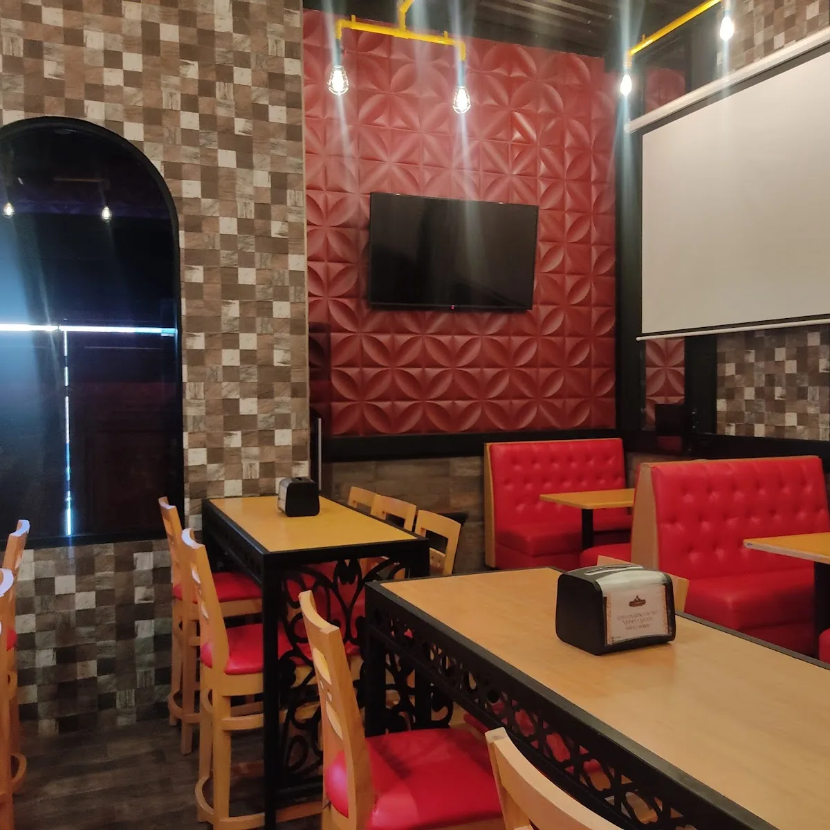 Red Wings Salamanca — C. Vicente Suu00e1rez 103, Col. El durazno, 36748 Salamanca, Gto., Mexico