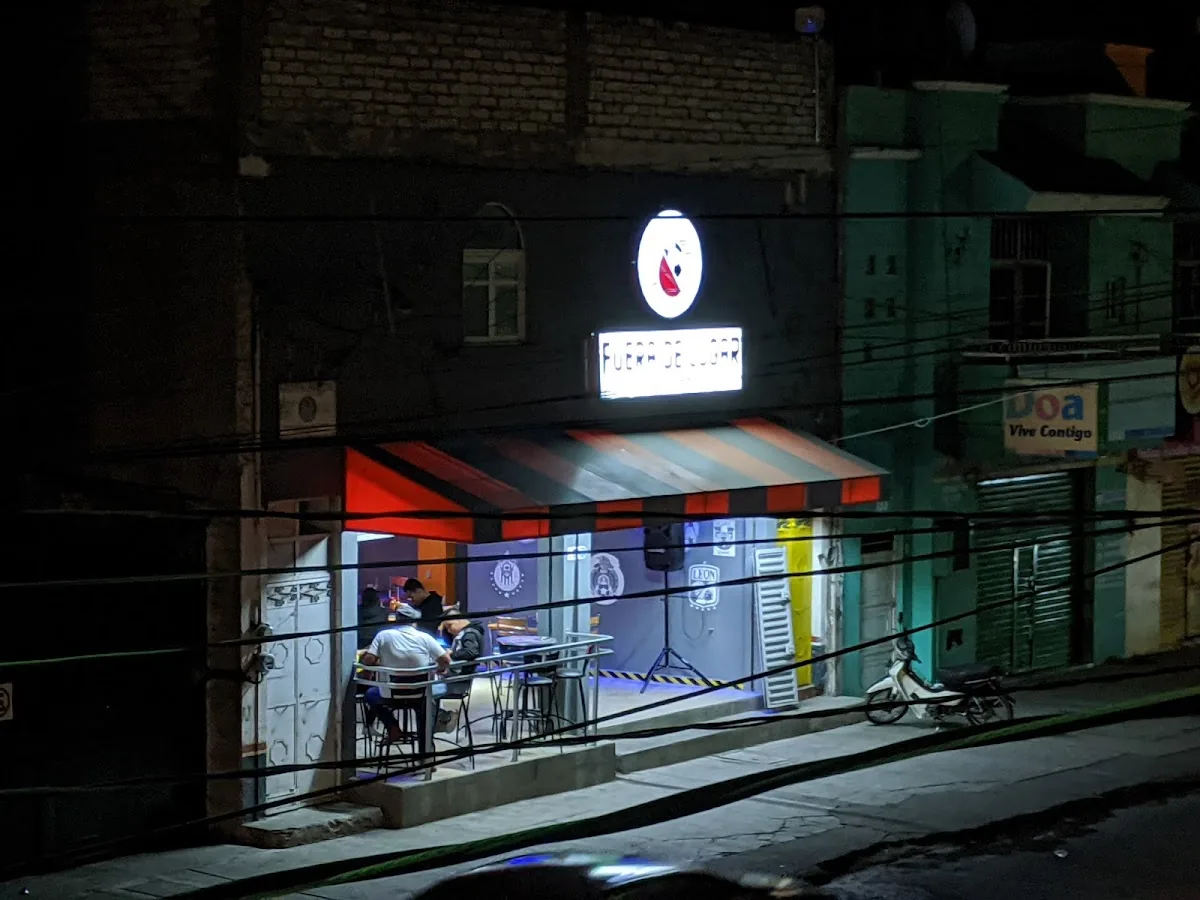 Fuera de Lugar Food and Drinks gallery 3