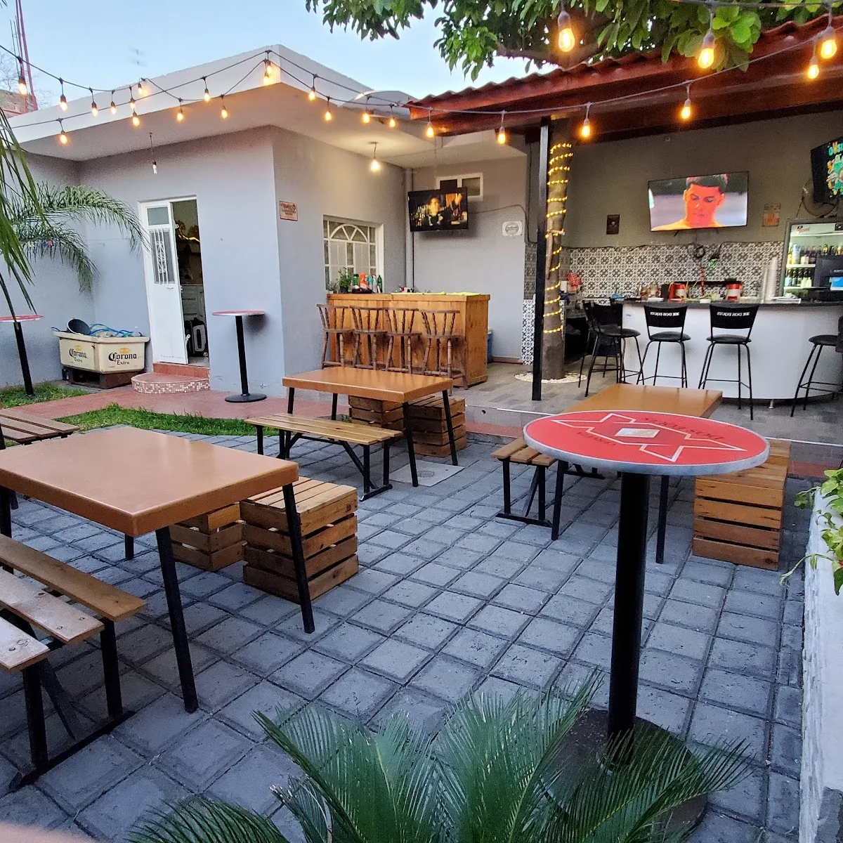 Patio•Snack•Bar — Nicolu00e1s Bravo 231, Obrera, 45680 El Salto, Jal., Mexico