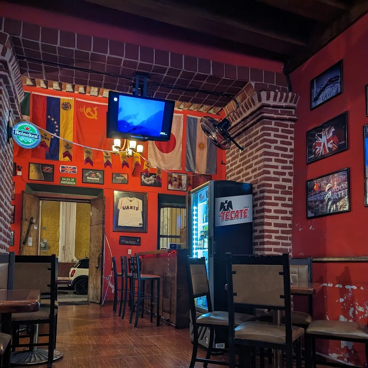 LONDON IRISH PUB — C.Miguel Hidalgo y Costilla 473 a, Centro, 47400 Lagos de Moreno, Jal., Mexico
