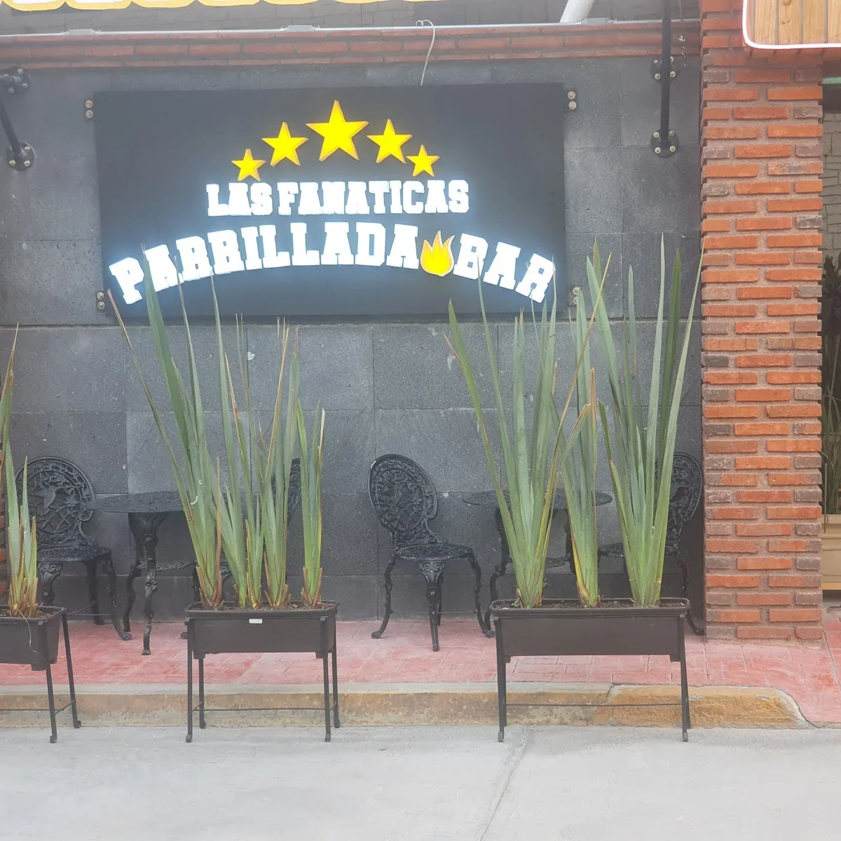 Las Fanaticas Parrillada Bar — Cda. Amparo Martu00ednez 7, San Miguel Totolcingo, 55885 Tepexpan, Mu00e9x., Mexico