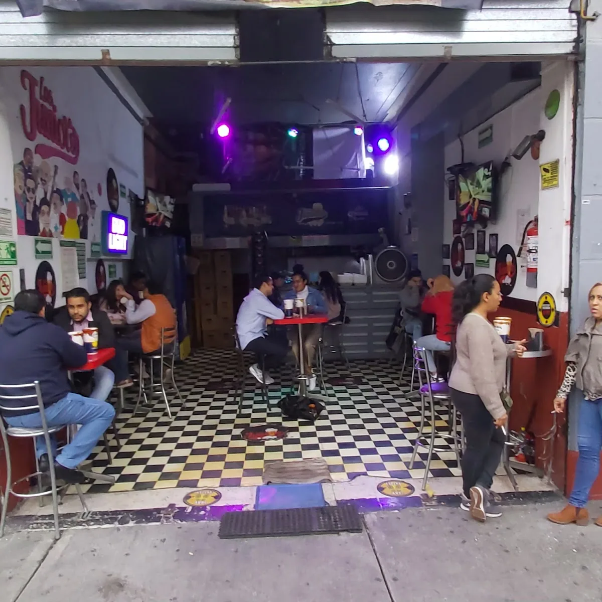 Alas & Chelas Los junior’s — C. Guerrero 144, Buenavista, Cuauhtu00e9moc, 06350 Ciudad de Mu00e9xico, CDMX, Mexico