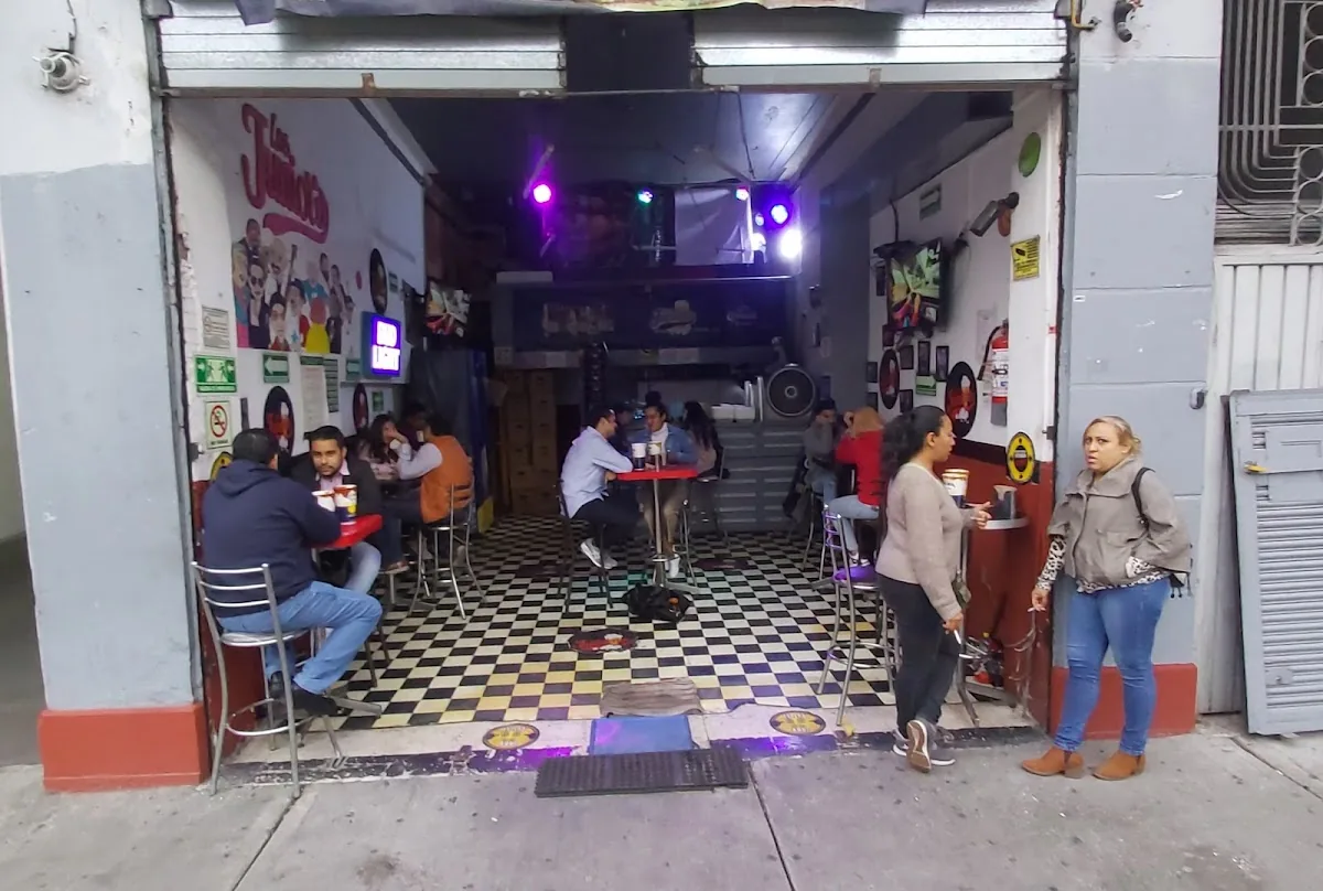 Alas & Chelas Los junior’s gallery 2