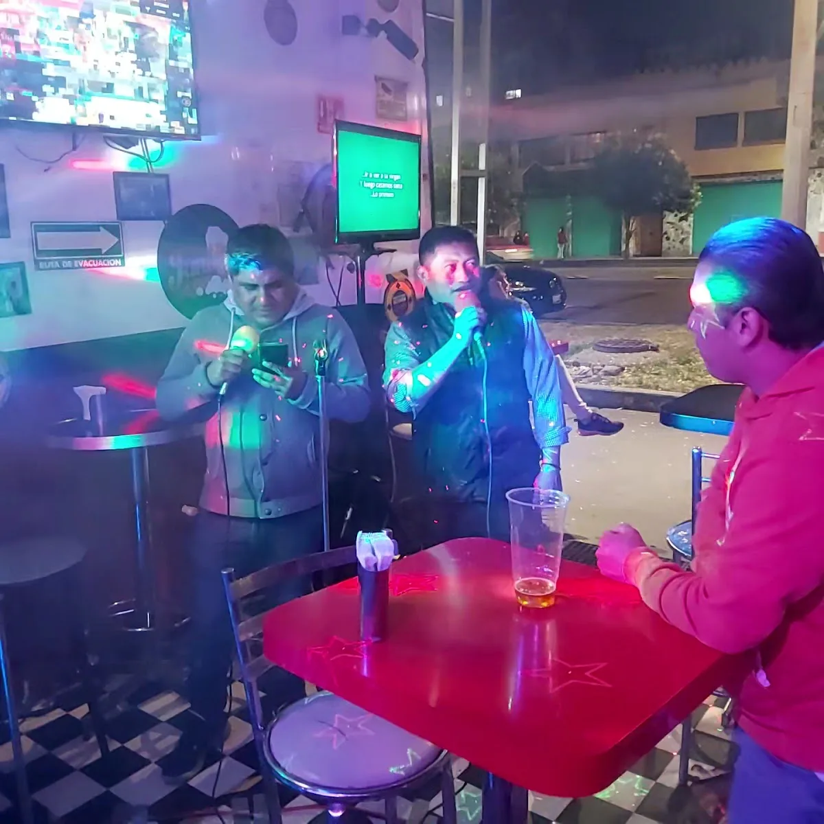 Alas & Chelas Los junior’s gallery 3