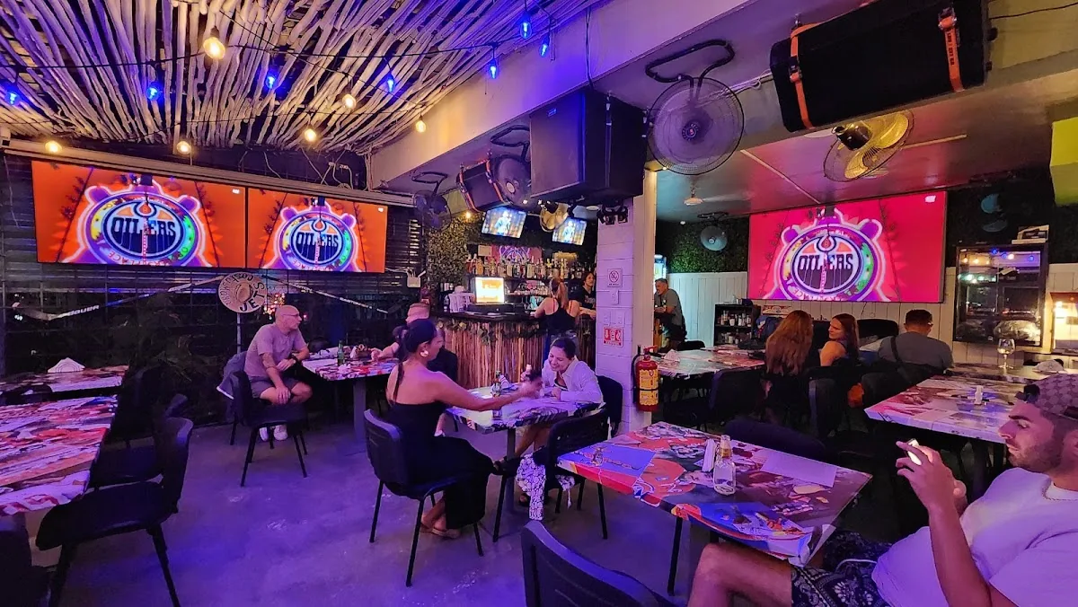 Legends Sport Bar gallery 3