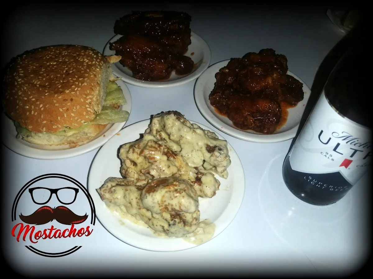 Mostachos Cervecería gallery 3