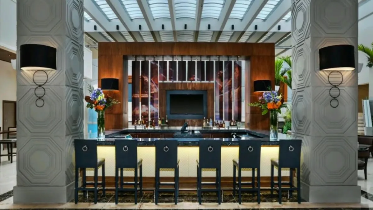 Mendini’s Sport Bar gallery 3