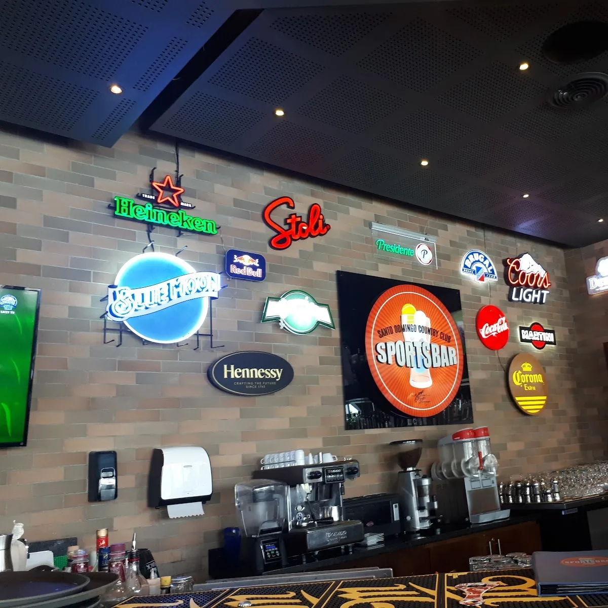 Sports Bar – Santo Domingo Country Club — C2Q5+6RF, Hato Nuevo, Dominican Republic