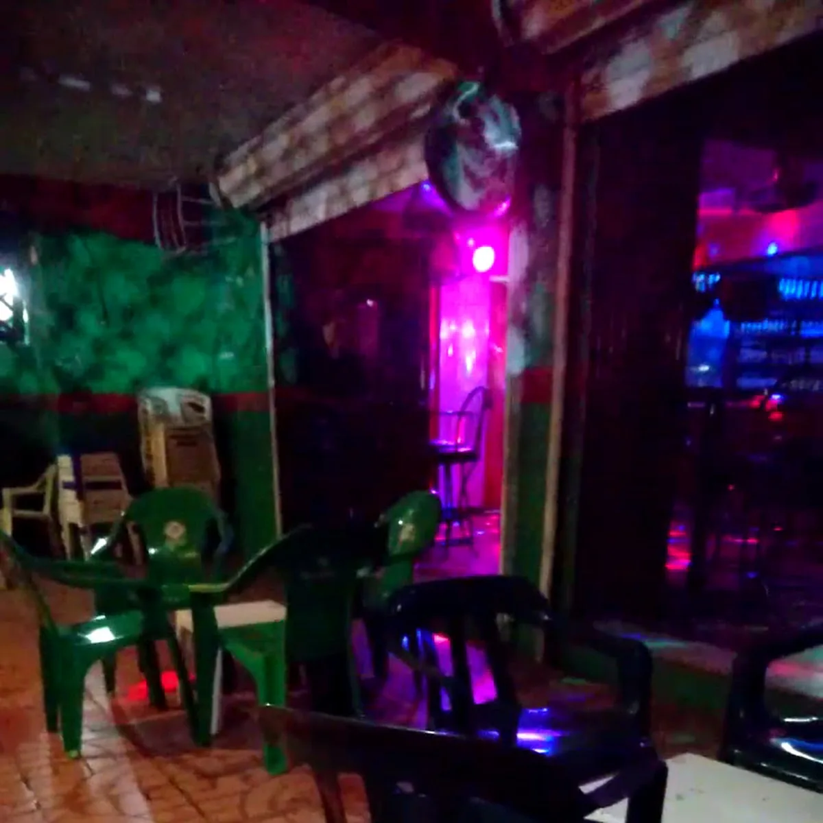 Adames Sport Bar — F2C4+35G, Prol. Av. 27 de Febrero, Santo Domingo, Dominican Republic