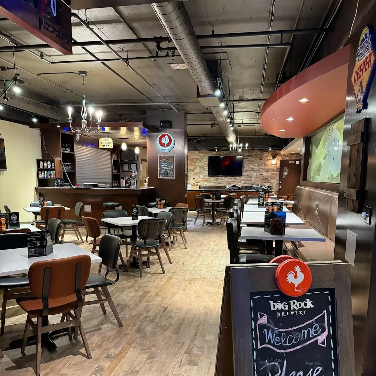 Carlito’s Pizzaria — Inside Banff Inn, 501 Banff Ave, Banff, AB T1L 1A5, Canada