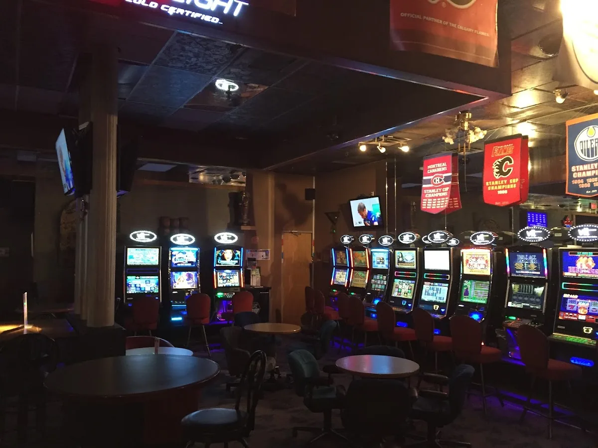 Pyramid’s Lounge gallery 2