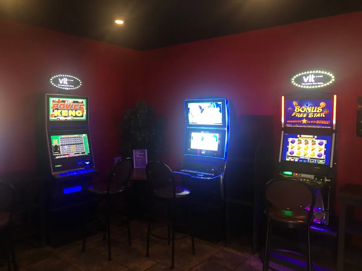 Coasters Sports Bar gallery 2