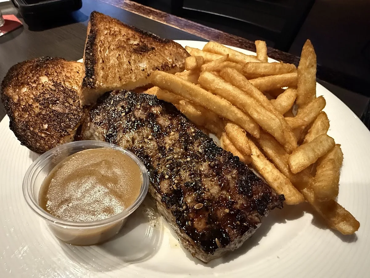 Legends Pub & Grill gallery 3