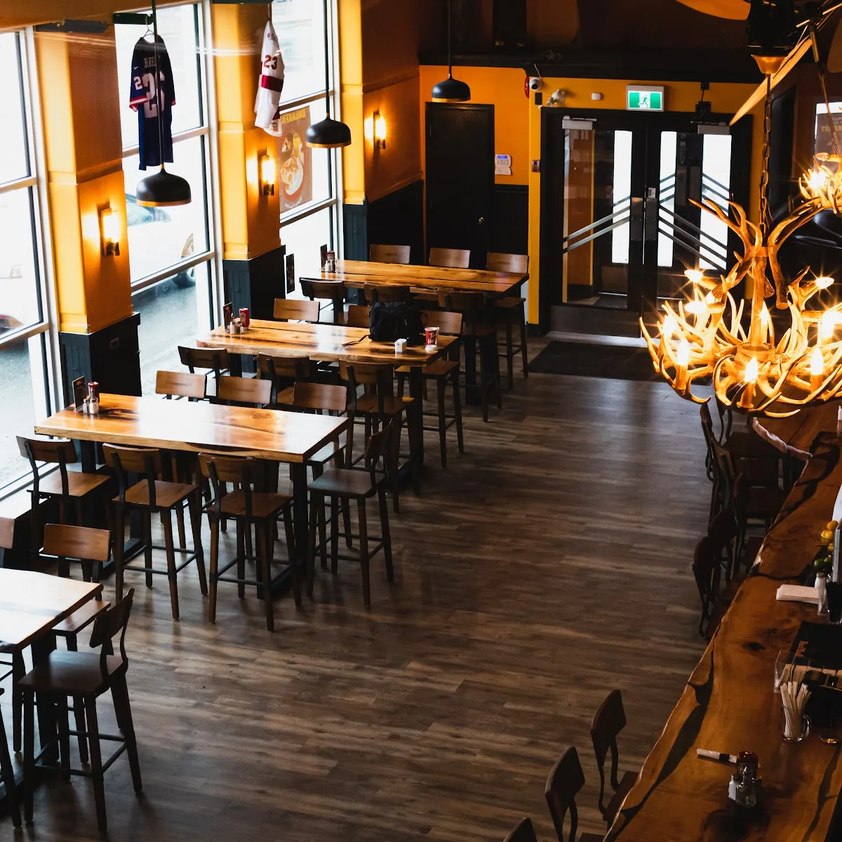 RedChillies Sports Bar — 45975 Wellington Ave, Chilliwack, BC V2P 2C6, Canada