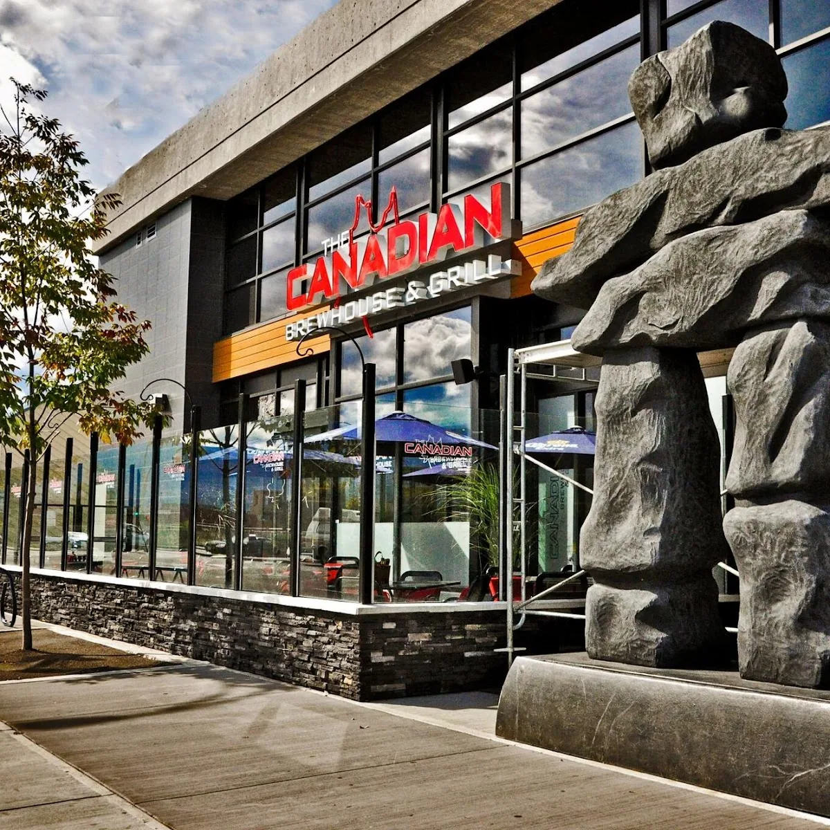 The Canadian Brewhouse & Grill (Kelowna) — 3030 Pandosy St, Kelowna, BC V1Y 1W2, Canada