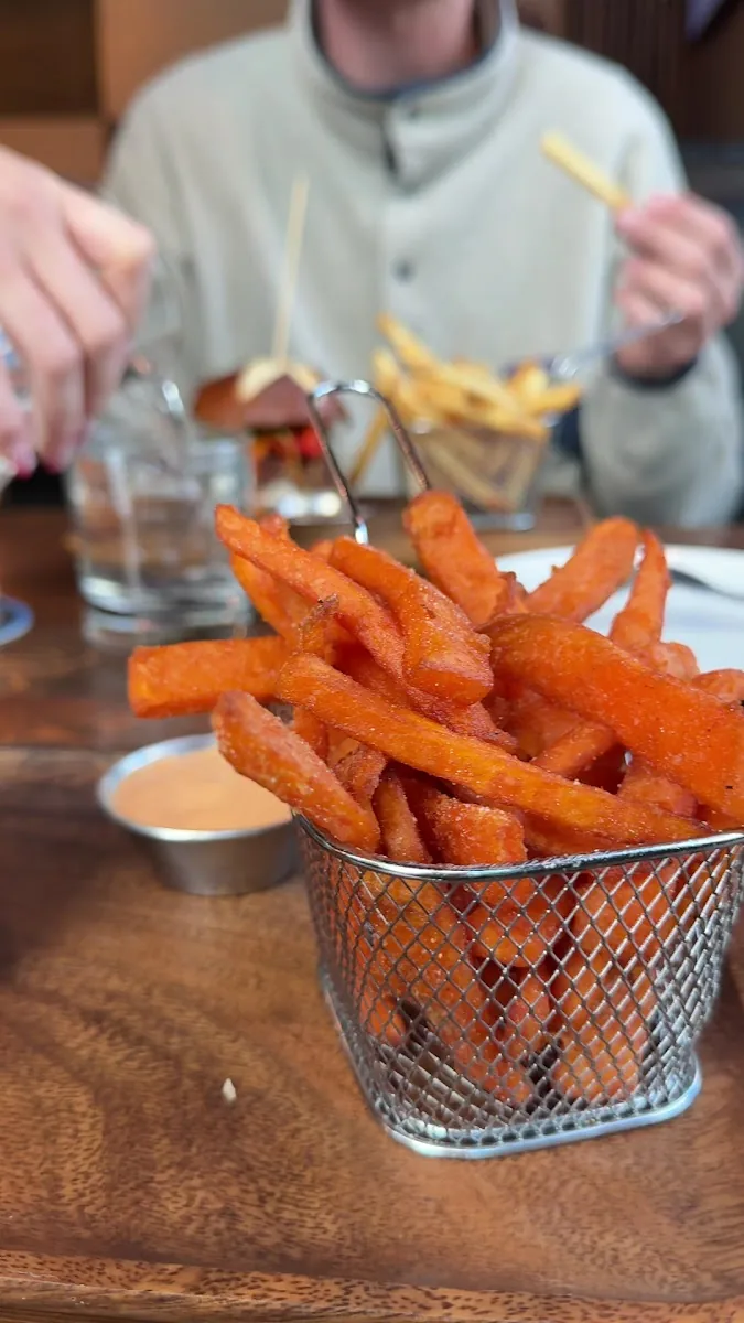 Central Kitchen + Bar gallery 3