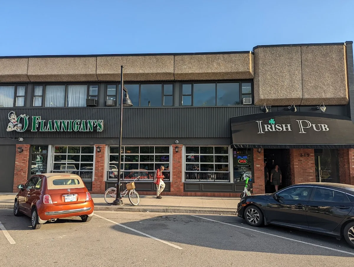 O’Flannigan’s Pub — 319 Queensway, Kelowna, BC V1Y 8E6, Canada
