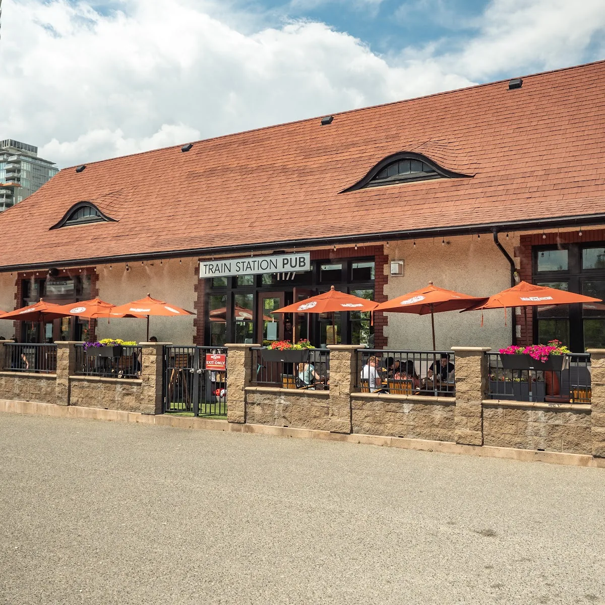 Train Station Pub — 1177 Ellis St, Kelowna, BC V1Y 1Z5, Canada