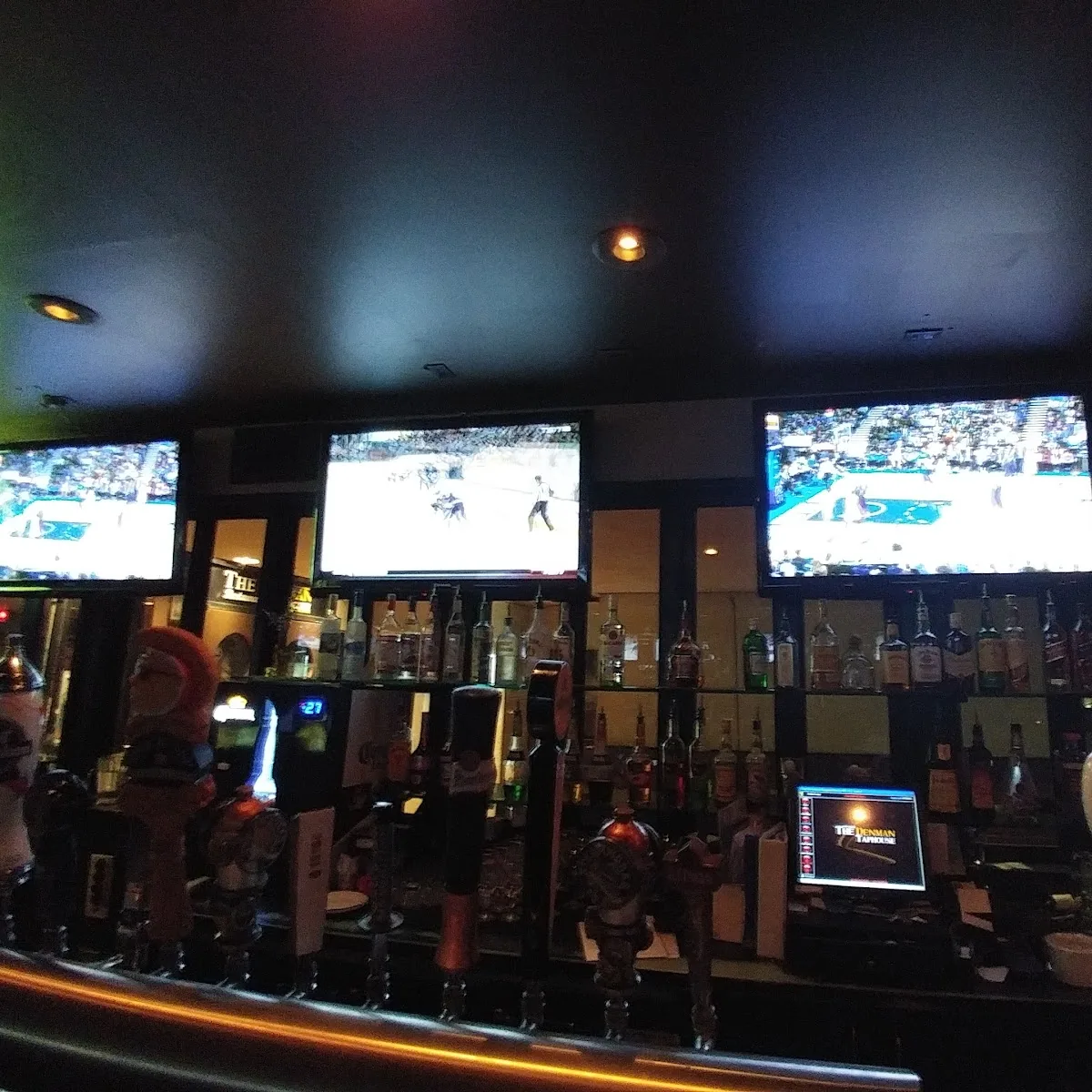 The Denman Taphouse — 1184 Denman St #203, Vancouver, BC V6G 2M9, Canada