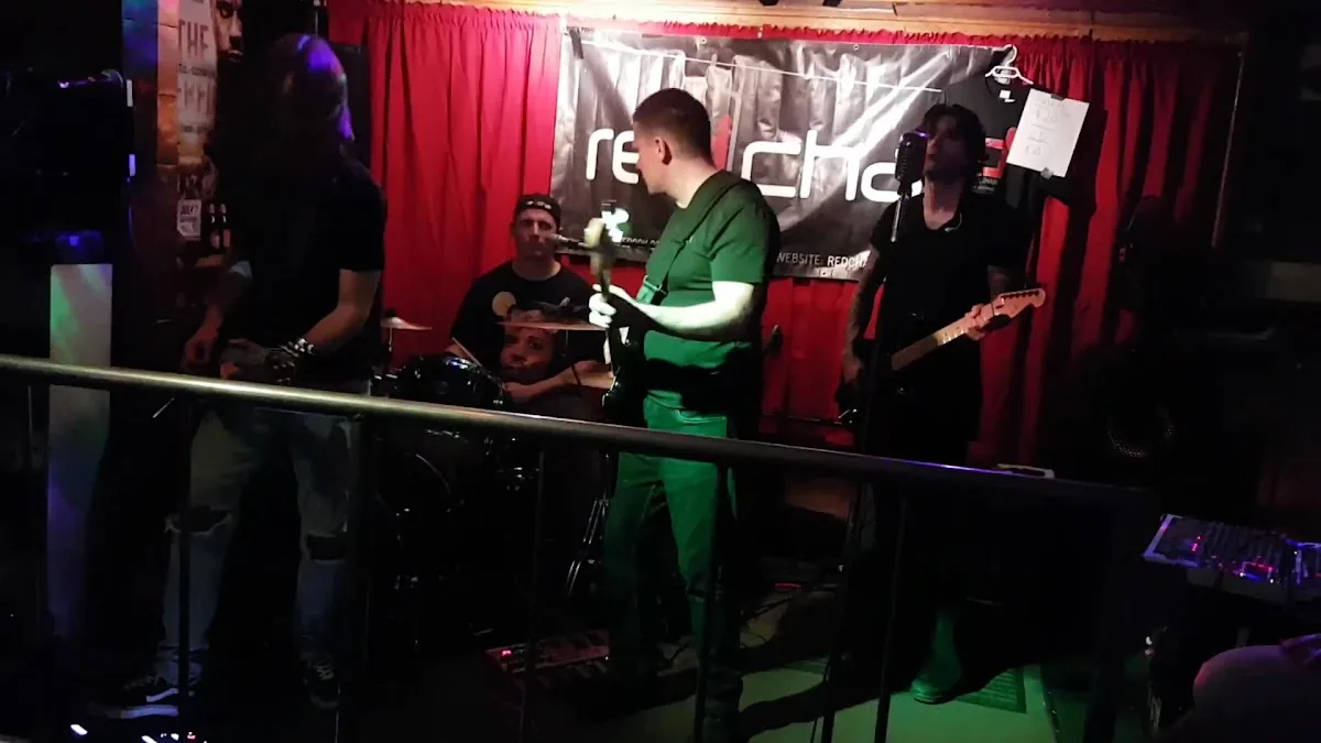 Tapley’s Neighbourhood Pub gallery 3