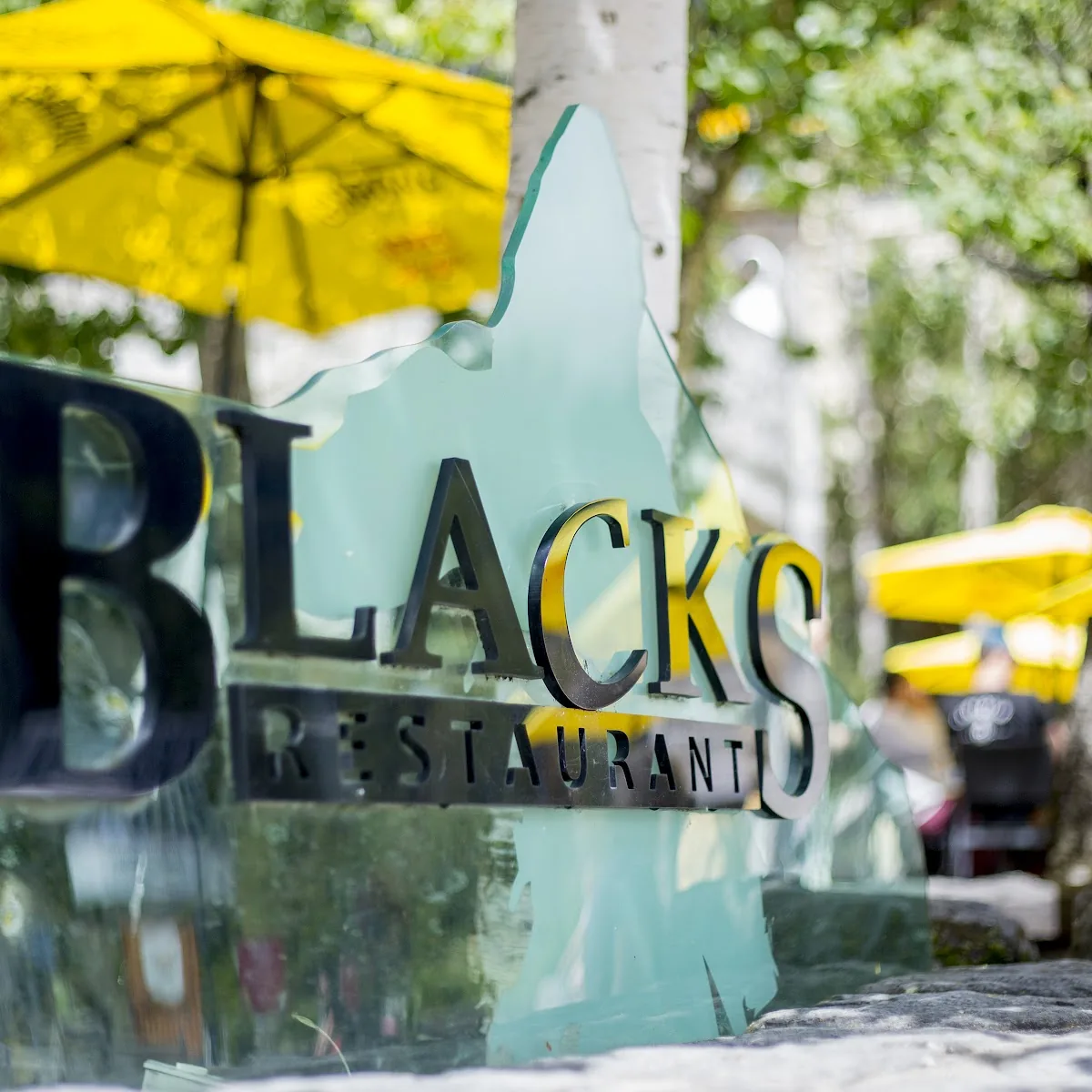 Black’s Pub — 7-4340 Sundial Pl, Whistler, BC V8E 1G5, Canada