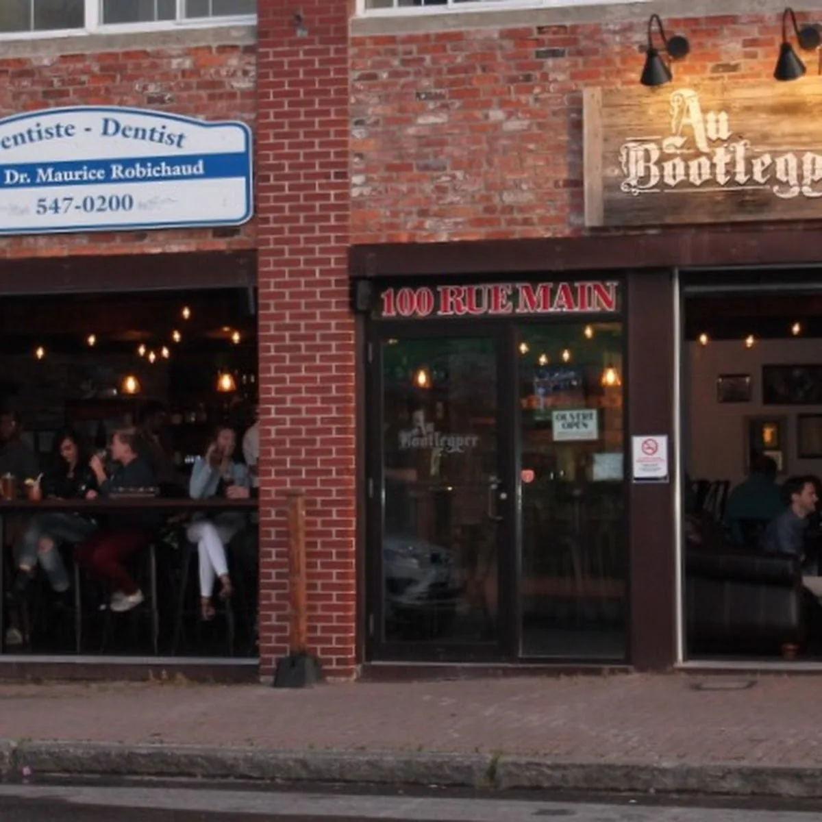 Au Bootlegger — 100 Main St, Bathurst, NB E2A 1A4, Canada