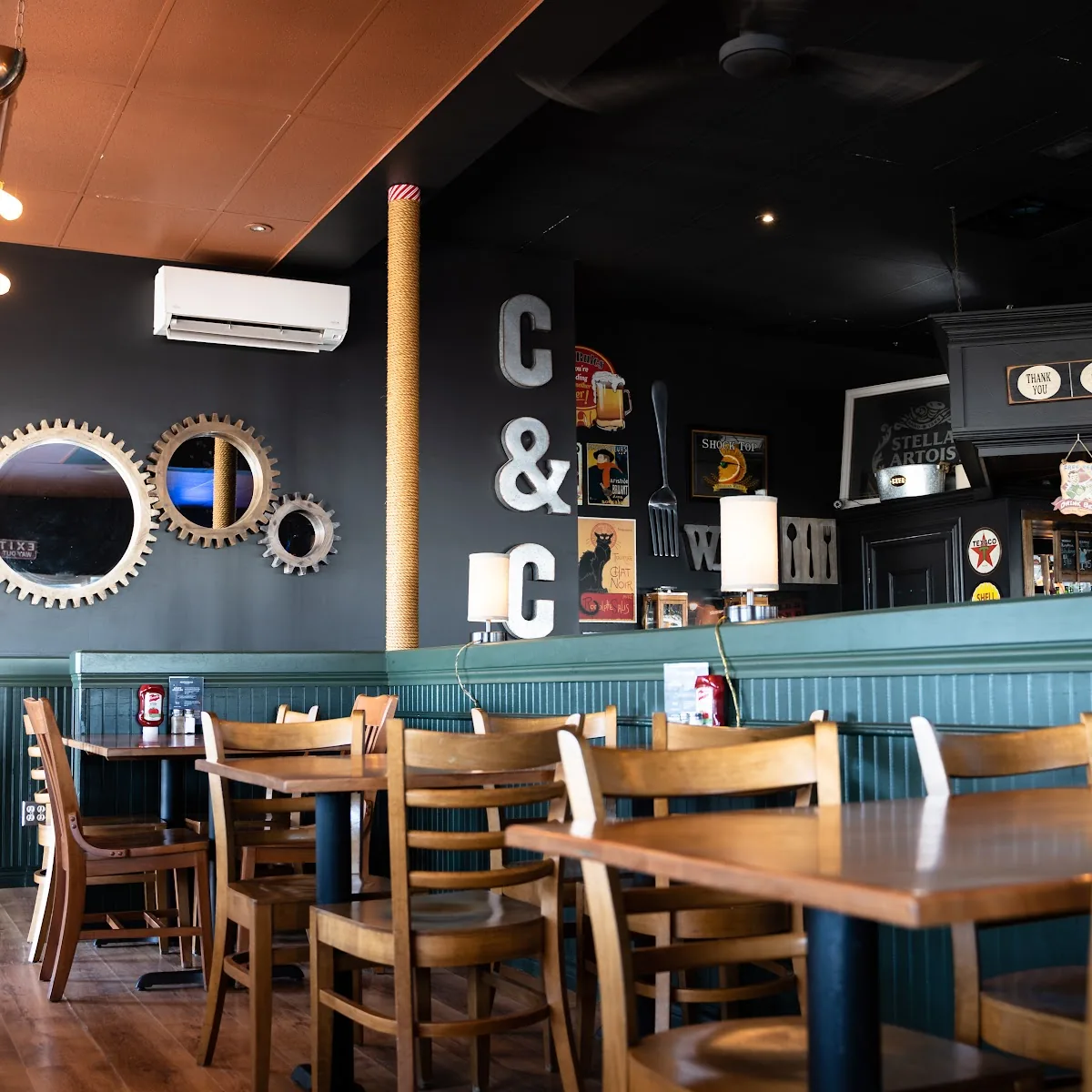 Cast & Crew Gastropub — 855 St Anne St, Bathurst, NB E2A 4H7, Canada