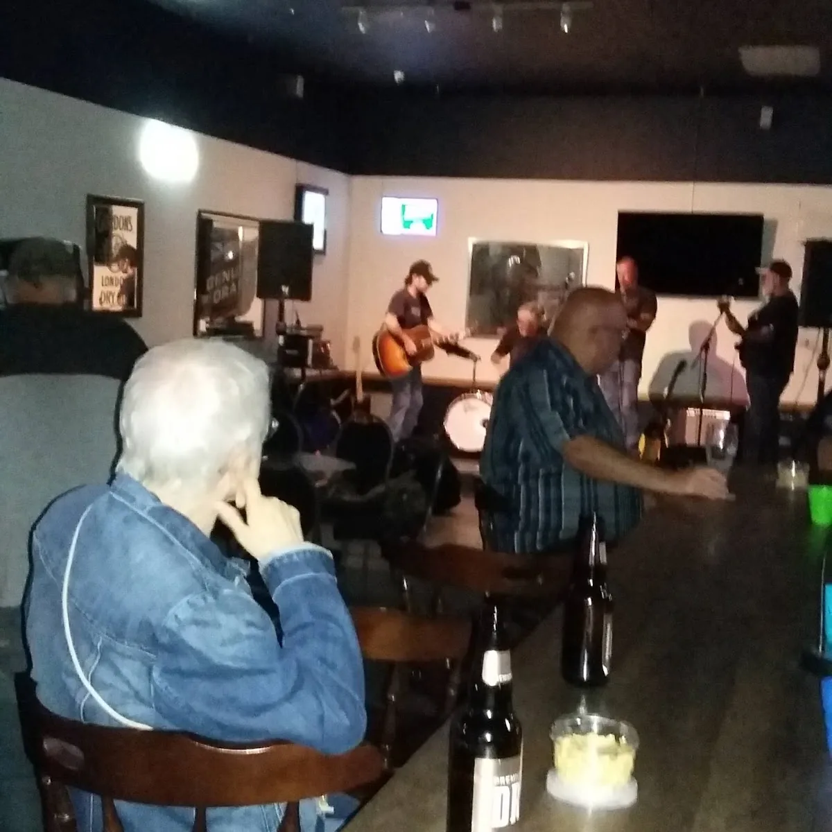 Speedbumps Sports Bar — 102 Main St, Fredericton, NB E3A 9N6, Canada