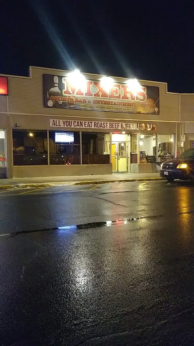 Mixers Sports Bar gallery 2