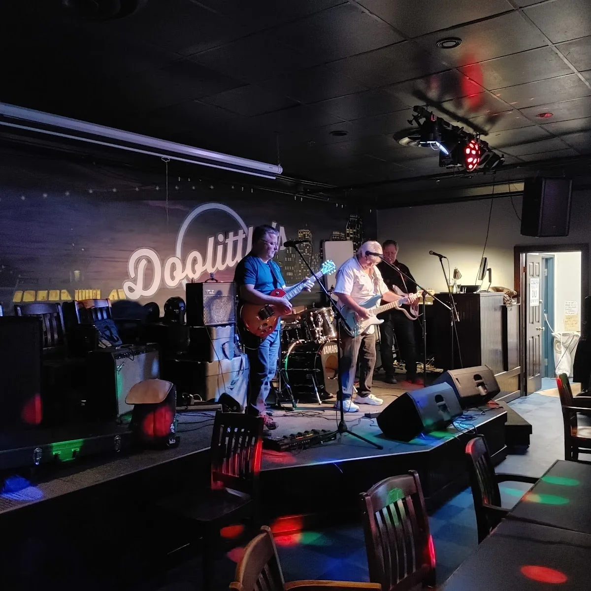 Dave Doolittle’s Tap Room & Grill — 90 Tacoma Dr, Dartmouth, NS B2W 3E5, Canada