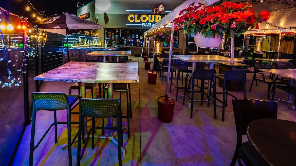 CLOUD NINE BAR &GRILL gallery 2