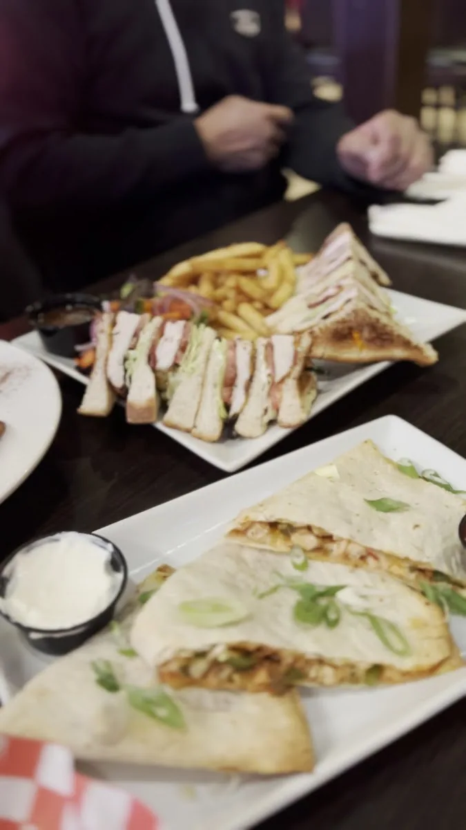 CLOUD NINE BAR &GRILL gallery 3