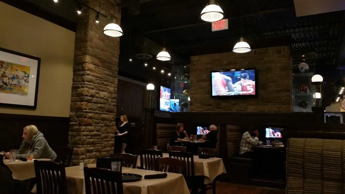 Shoeless Joe’s Sports Grill gallery 3