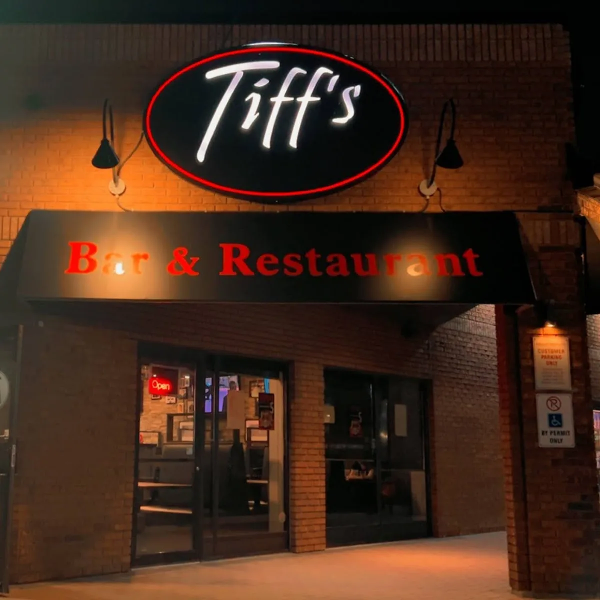 Tiff’s Restaurant & Sports Bar — 29 Anne St S, Barrie, ON L4N 2C5, Canada