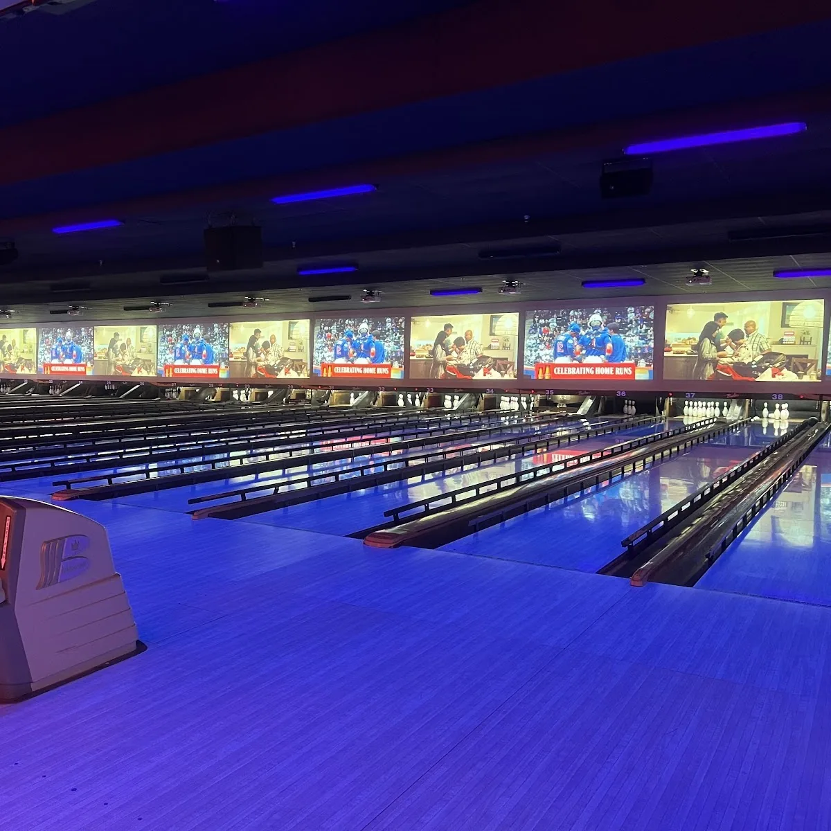 Bowlero Brampton — 50 Bramtree Ct, Brampton, ON L6S 5Z7, Canada