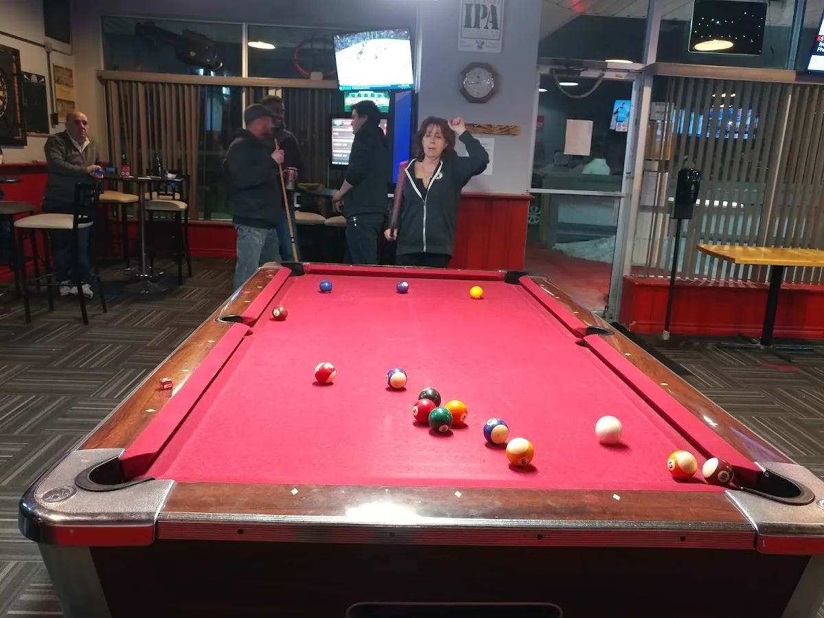 Rejeanne’s Sports Bar & Grill gallery 3