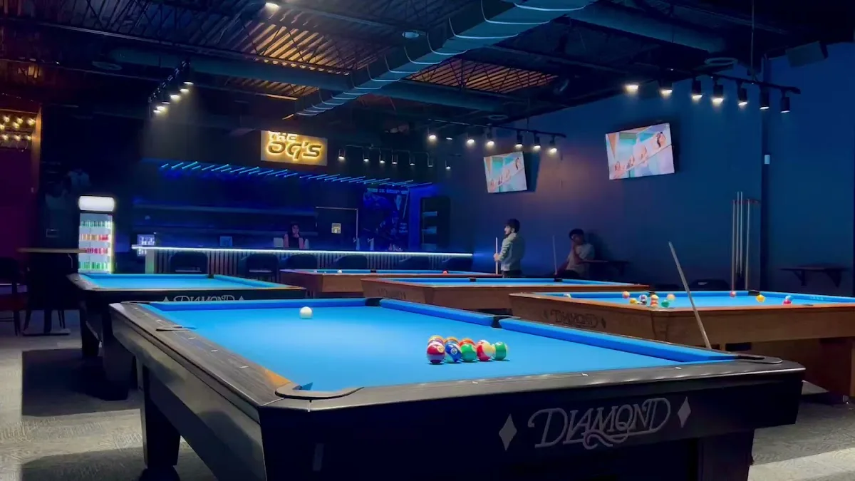 The og’s pool & sports bar gallery 3