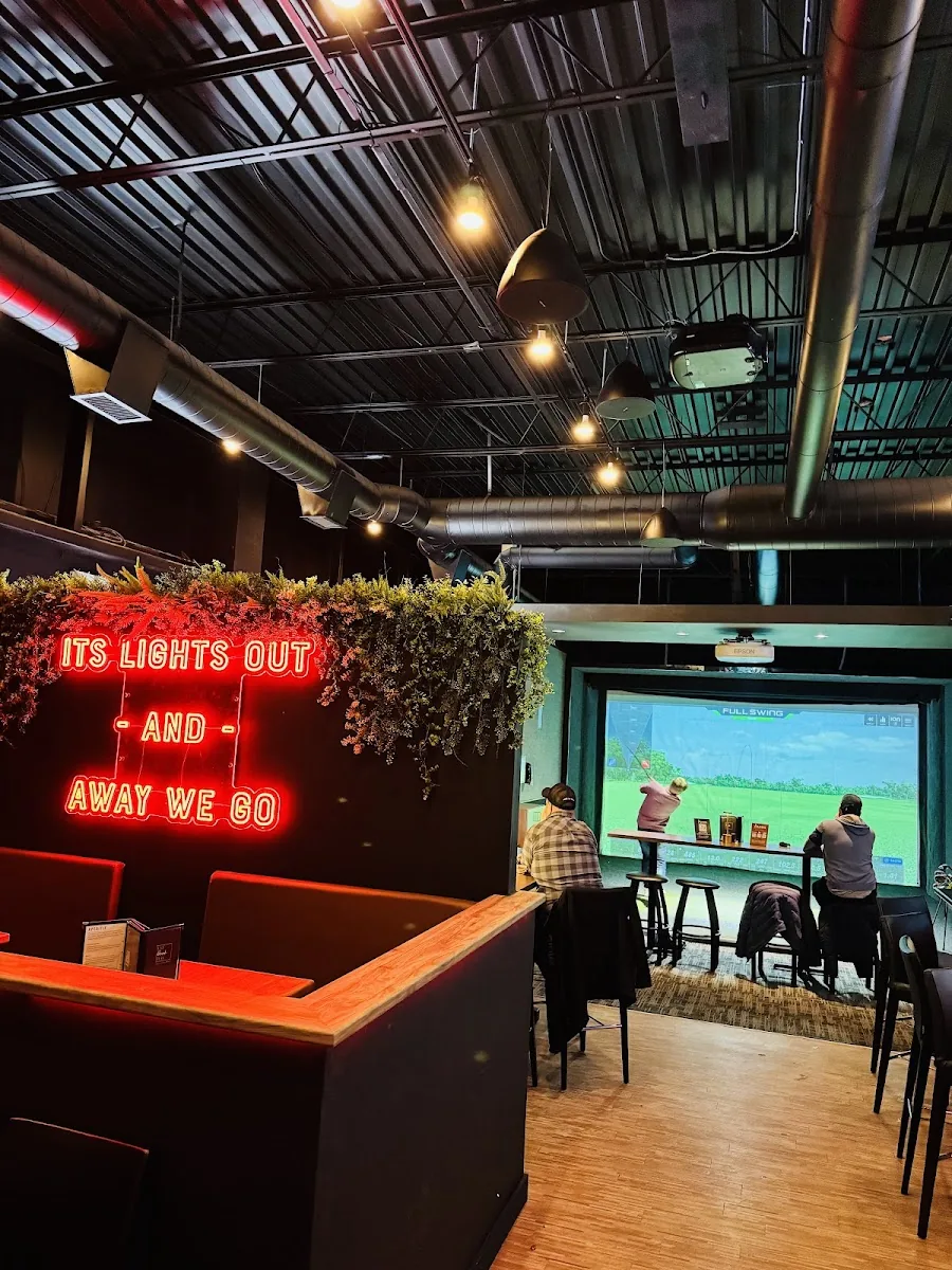 Players Indoor Golf & Sports Bar gallery 2